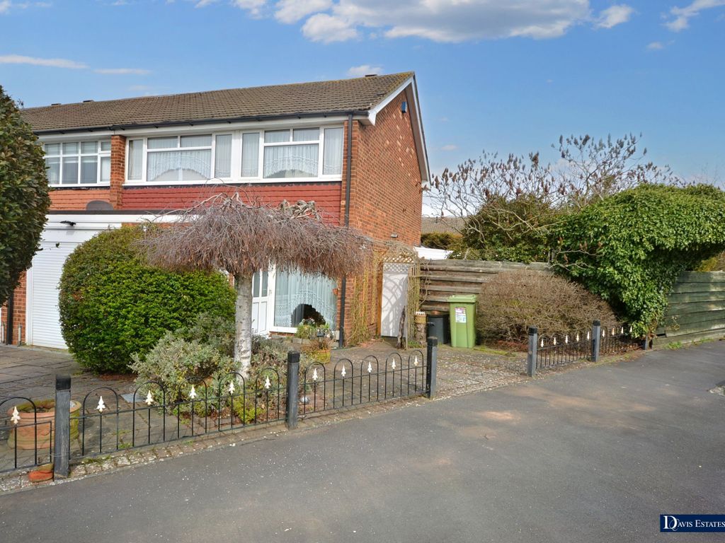 3 bed semidetached house for sale in Fairlop Close, Hornchurch RM12