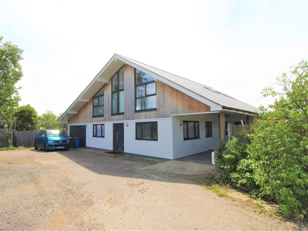 8 bed country house for sale in Lower Road, Minster On Sea, Sheerness