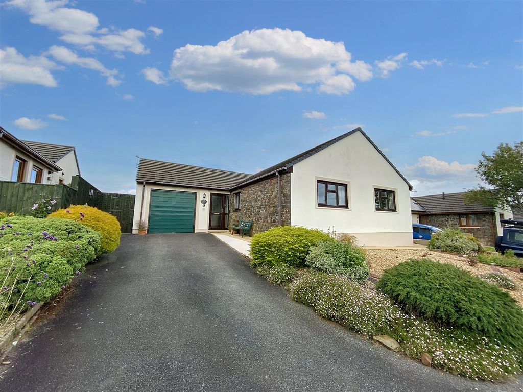 3 bed detached bungalow for sale in Oakfield Drive, Kilgetty SA68, £320,000 Zoopla