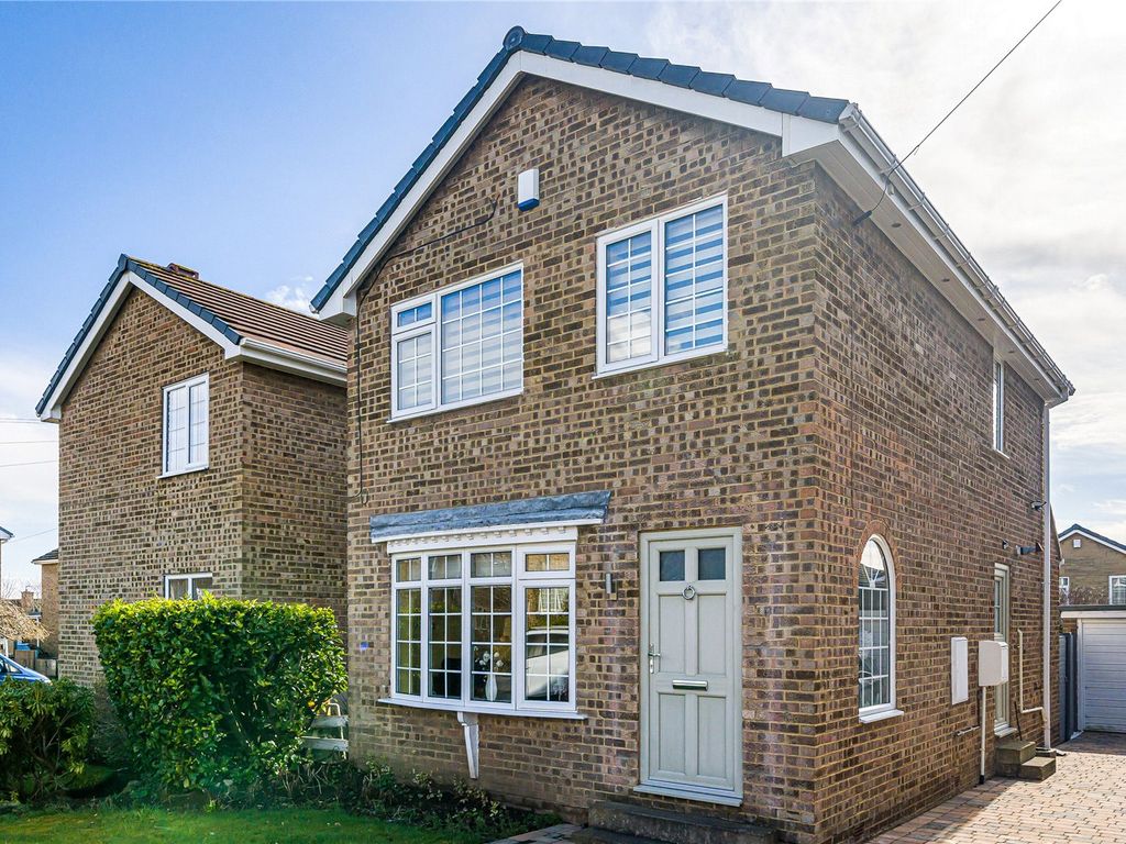 3 bed detached house for sale in Parkways Garth, Oulton, Leeds LS26