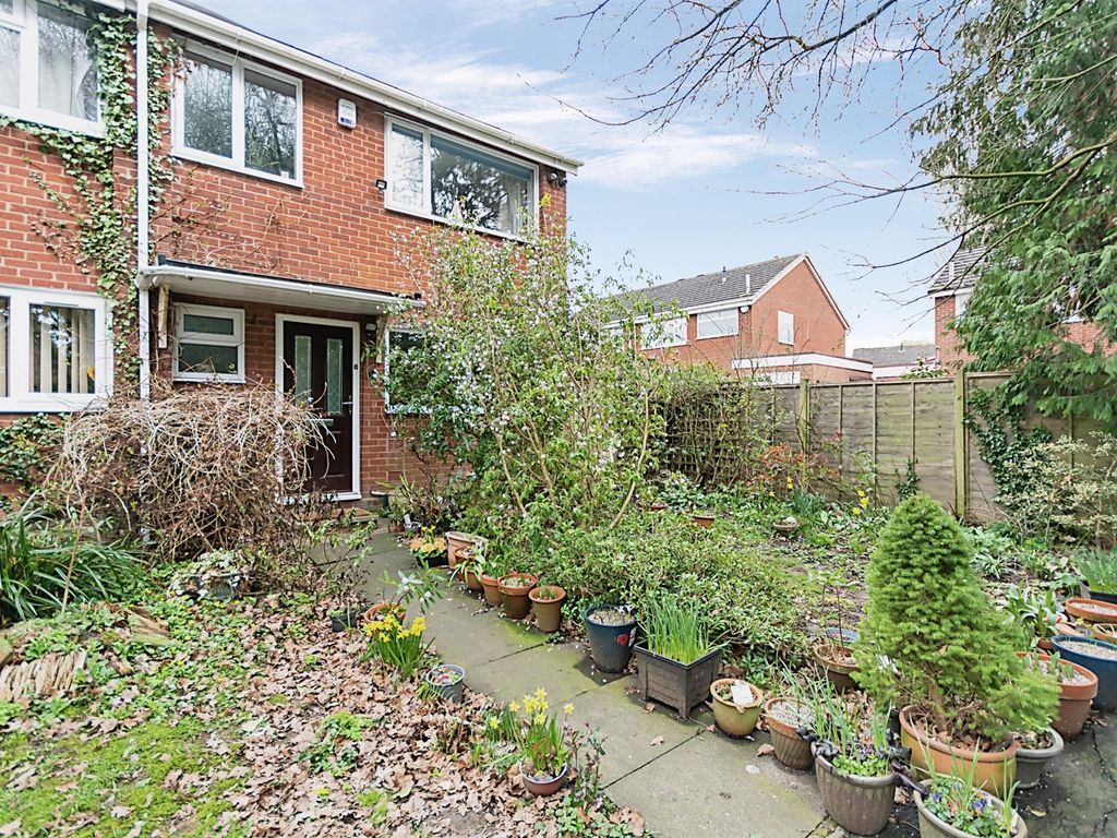 3 bed end terrace house for sale in Badger Close, Cheswick Green