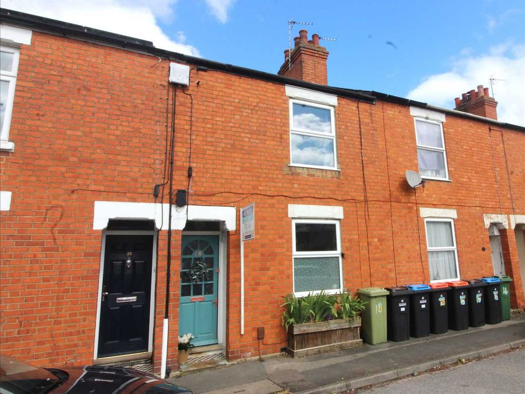 2 bed terraced house for sale in Bounty Street, New Bradwell, Milton