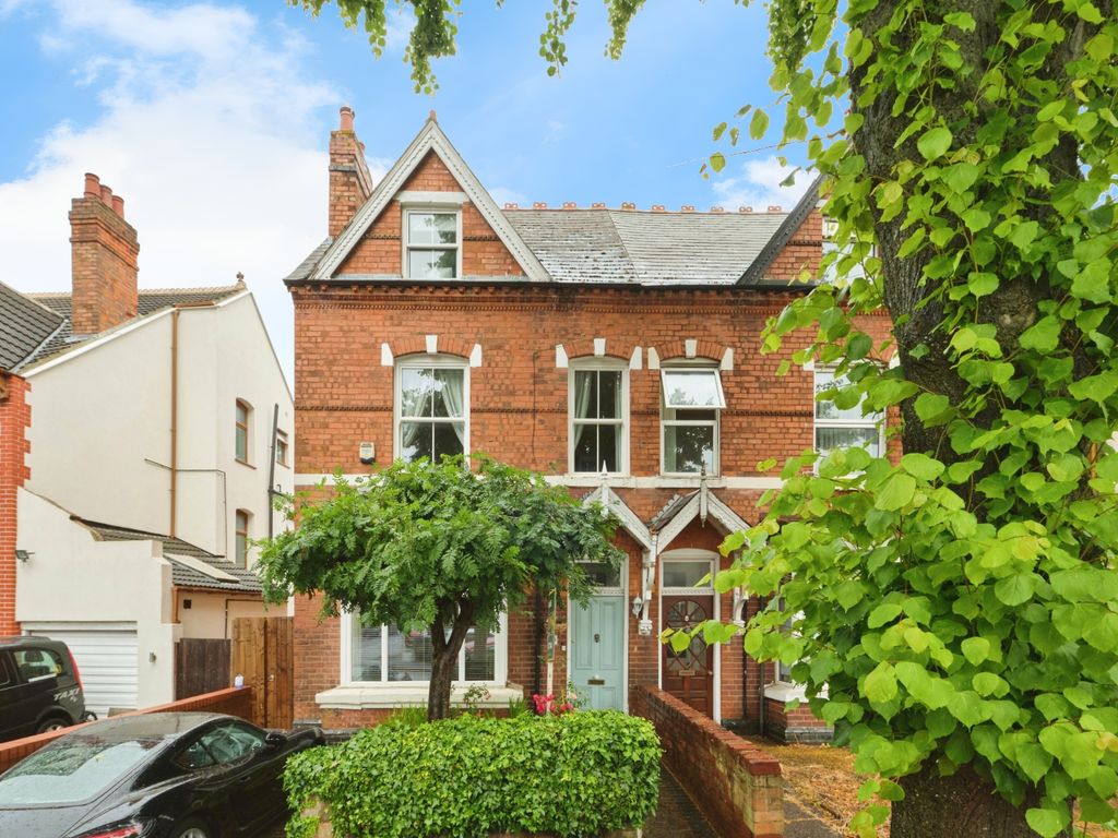 5 bed semidetached house for sale in Morden Road, Birmingham B33, £