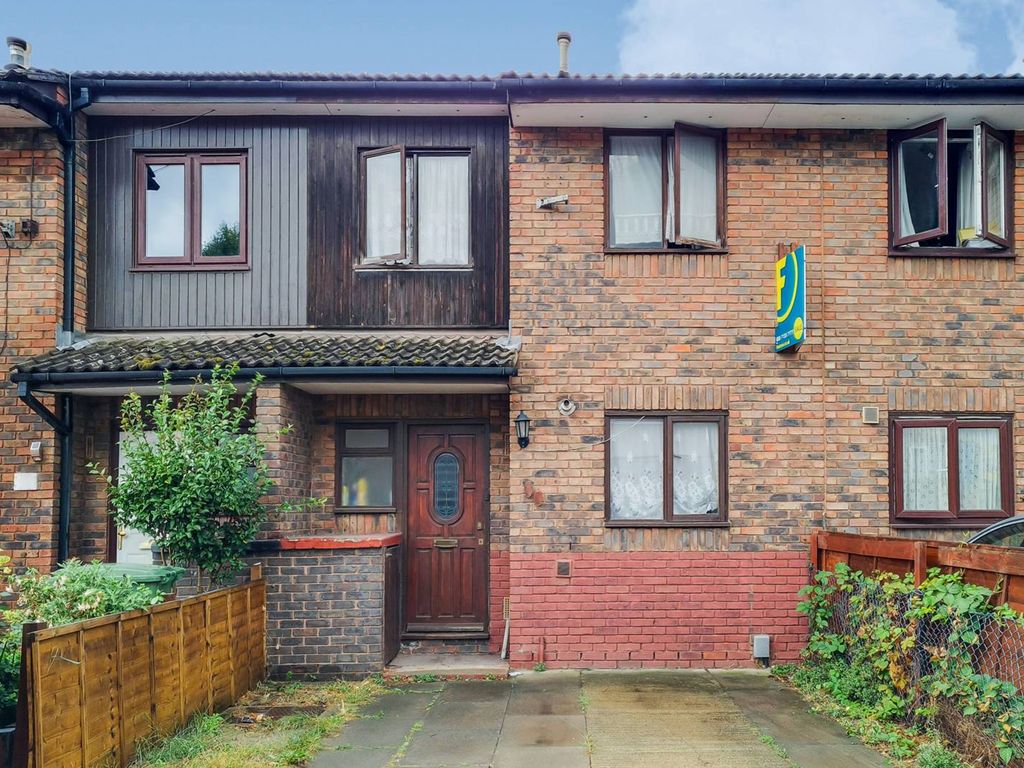 3 bed terraced house for sale in Mafeking Road, West Ham, London E16, £