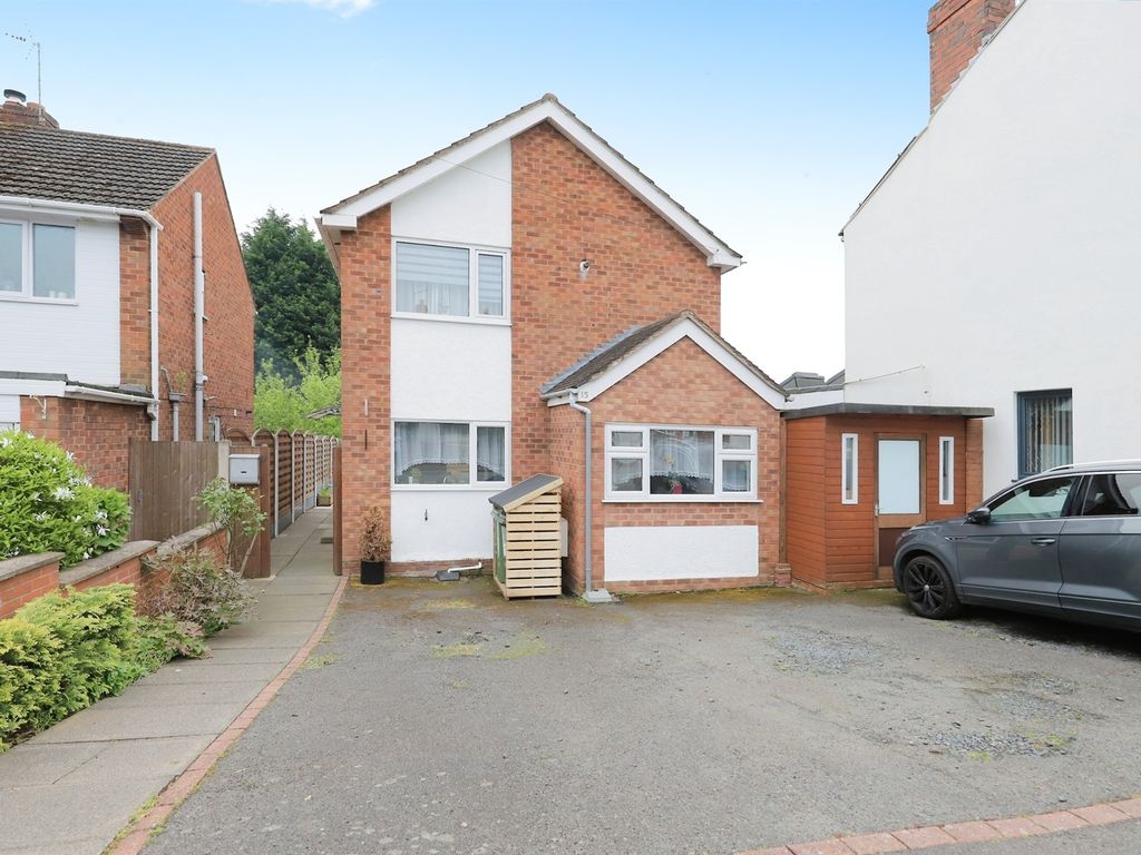3 bed detached house for sale in Greatfield Road, Kidderminster DY11, £