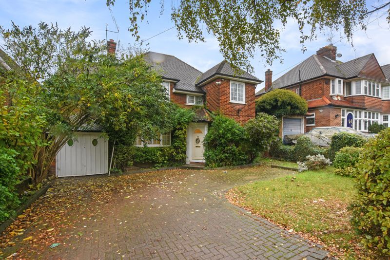 5 bed detached house for sale in Salmon Street, London NW9, £1,350,000