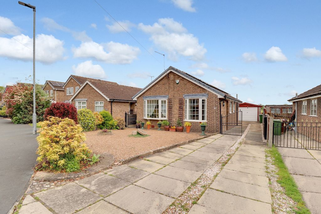 2 bed detached bungalow for sale in Mill Gate, Ackworth, Pontefract WF7