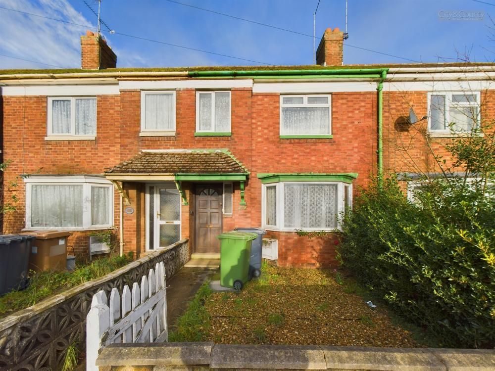3 bed terraced house for sale in Fengate, Peterborough PE1, £190,000