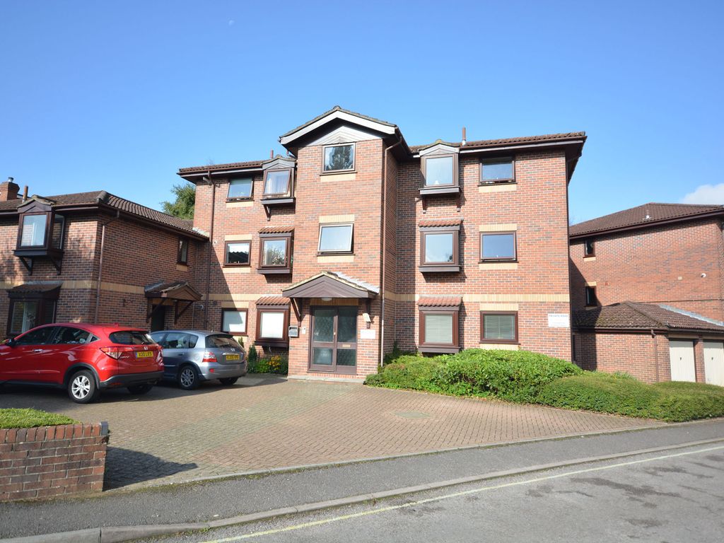 2 bed flat for sale in York Road, Broadstone BH18 Zoopla