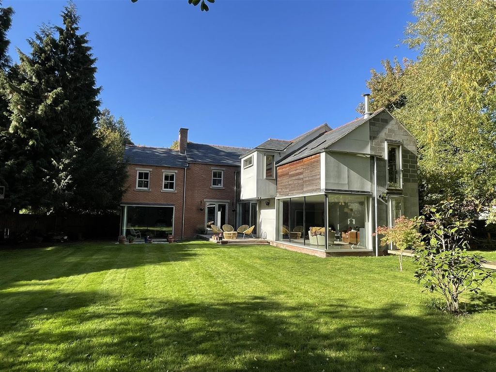 5 bed detached house for sale in Gainsborough Road, Winthorpe, Newark