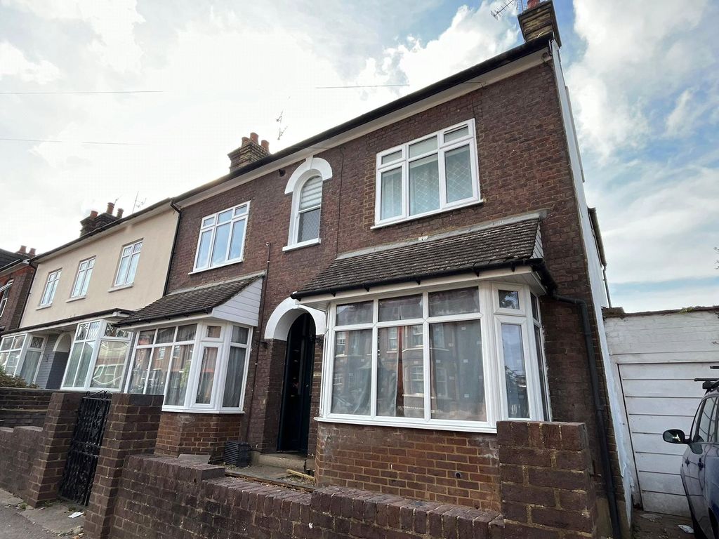 1 bed flat to rent in Great Northern Road, Dunstable, Bedfordshire LU5