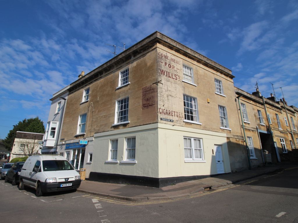 2 bed flat to rent in Trafalgar Road, Weston Village, Bath BA1, £1,250