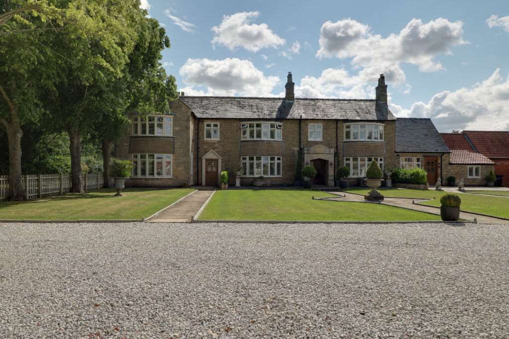 8 bed detached house for sale in Highfields House, Main Street, Evedon