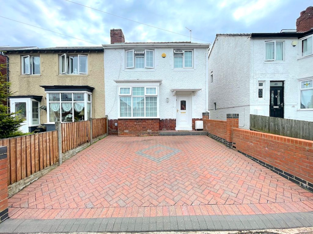 3 bed semidetached house for sale in William Road, Smethwick, West