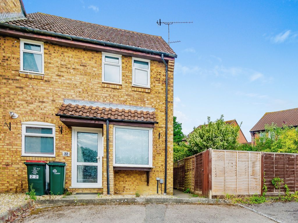1 bed end terrace house for sale in Gorse Close, Crawley RH11, £250,000