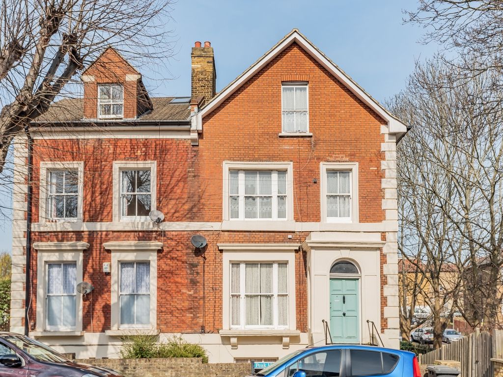 3 bed for sale in Peak Hill Avenue, London SE26, £550,000