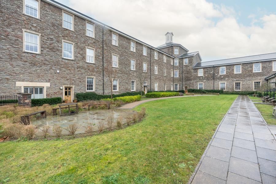 3 bed flat to rent in Arthur Milton Street, Bristol BS7, £