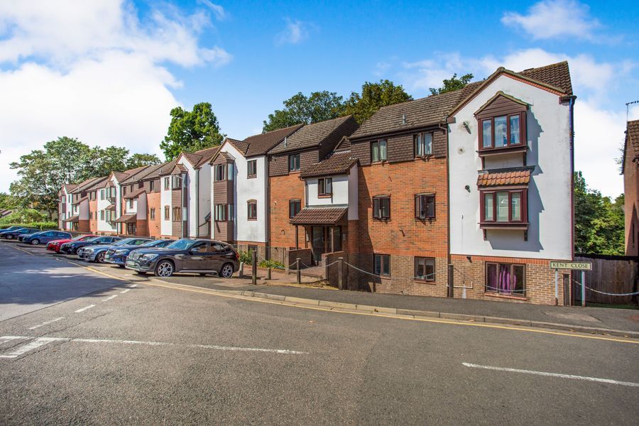1 bed flat to rent in Pages Lane, Uxbridge UB8 Zoopla