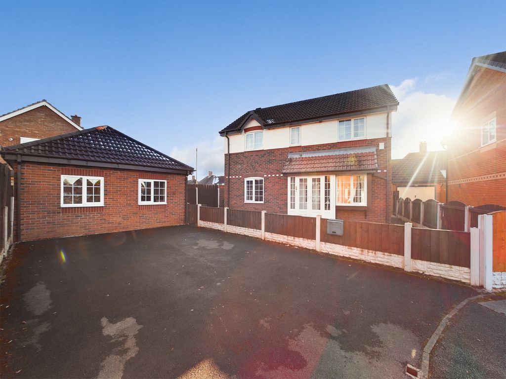 4 bed detached house for sale in Chevasse Walk, Woolton, Liverpool L25 Zoopla