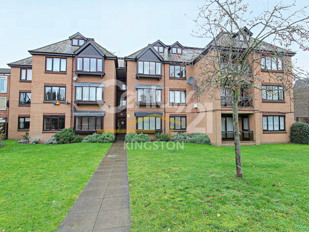 2 bed flat to rent in Coombe Lane West, Coombe, Kingston Upon Thames