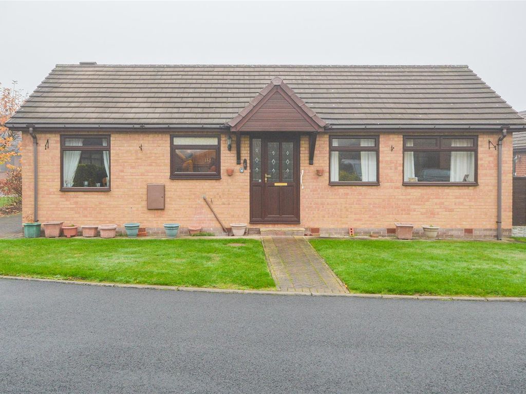 3 bed detached bungalow for sale in Oakdale Close, Lofthouse, Wakefield