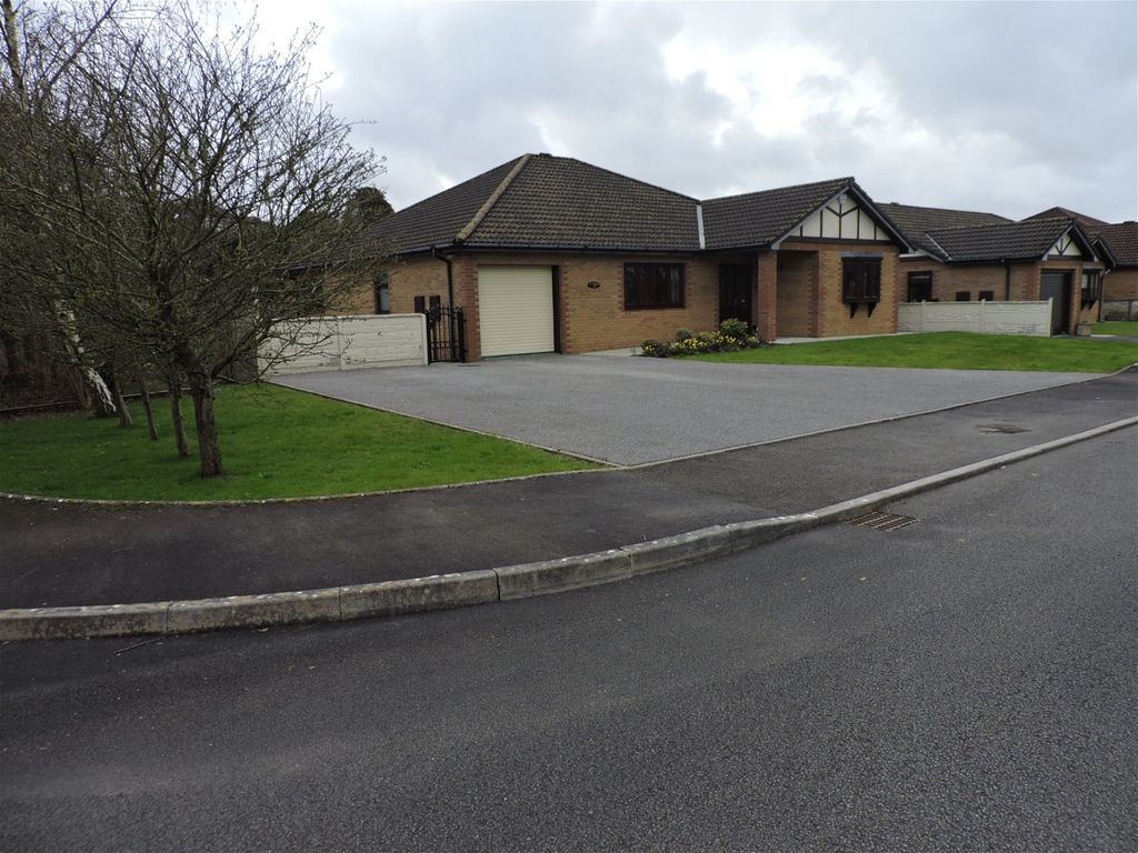 3 bed bungalow for sale in Parc Bwtrimawr, Betws, Ammanford SA18 Zoopla