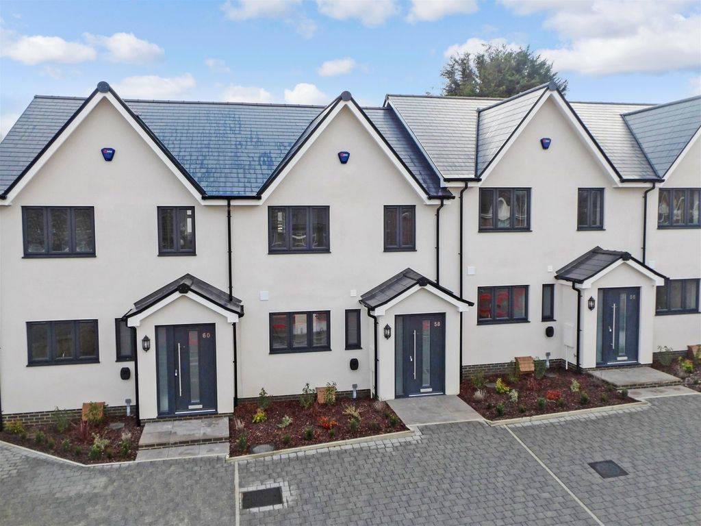 3 bed terraced house for sale in West View Road, Swanley BR8, £475,000