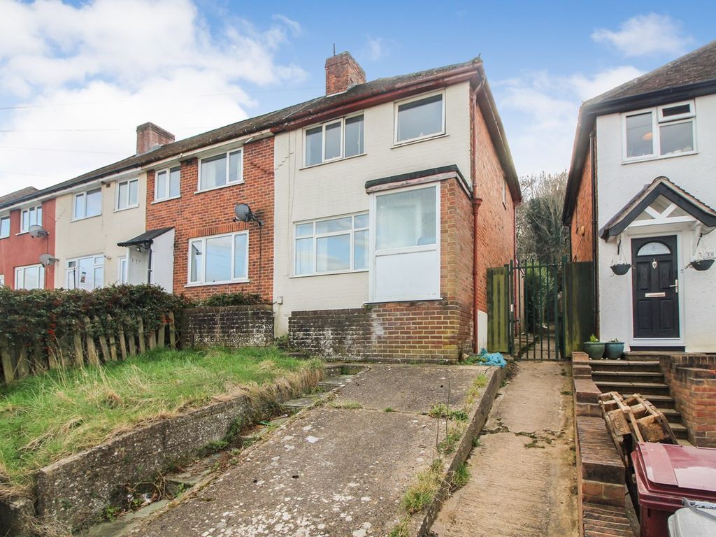 3 bed end terrace house for sale in Thirlmere Avenue, Tilehurst