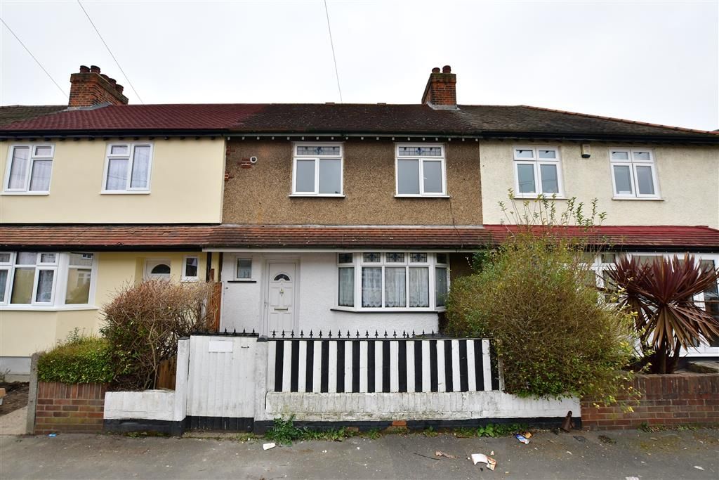 2 bed terraced house for sale in Longfield Avenue, Hornchurch, Essex