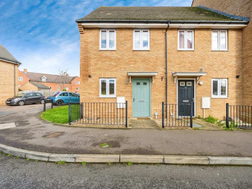 2 bed end terrace house for sale in Rochester Way, Bedford MK42, £