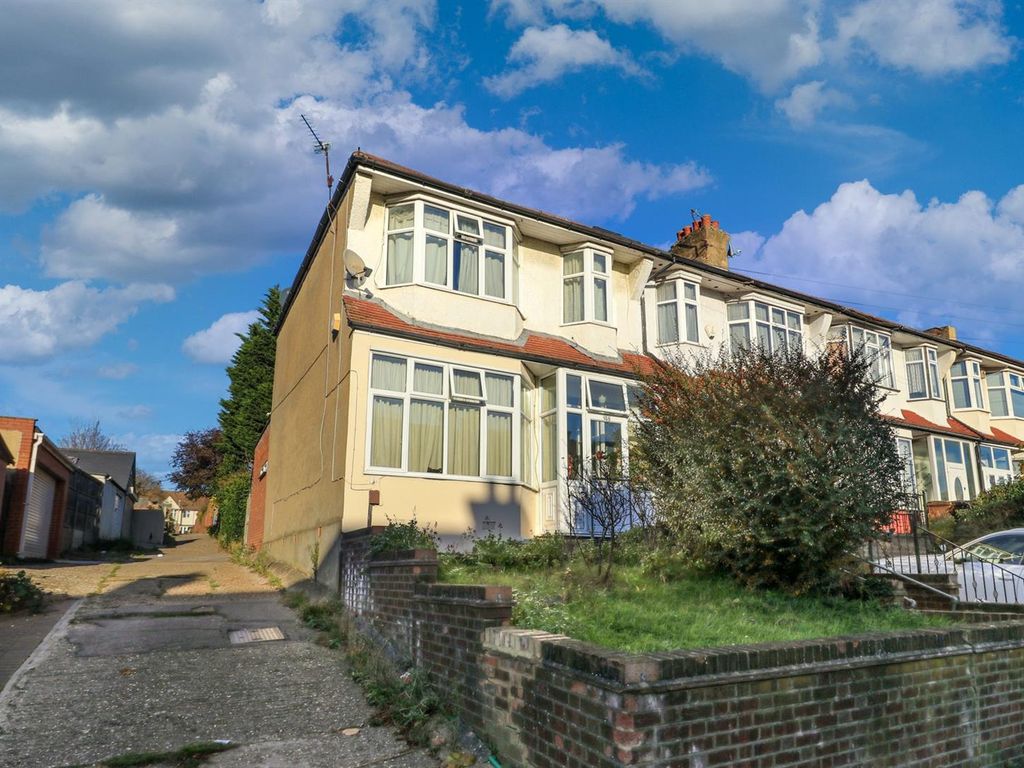 3 bed end terrace house for sale in Chingford Avenue, London E4, £525,000 Zoopla