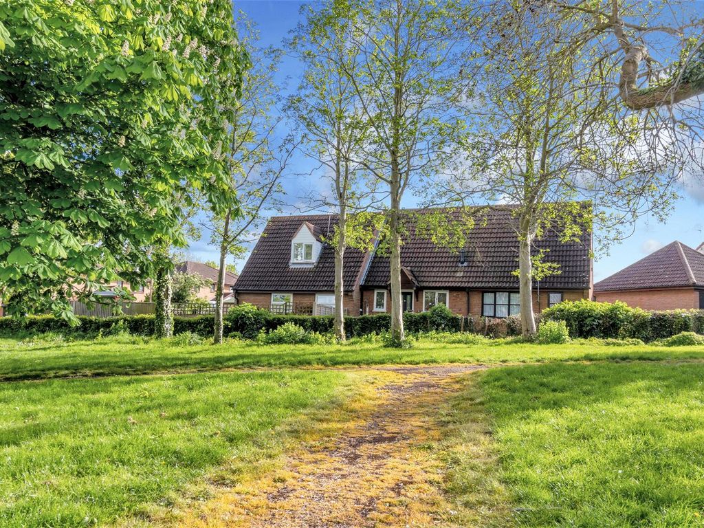 1 bed terraced house for sale in Redding Grove, Crownhill, Milton