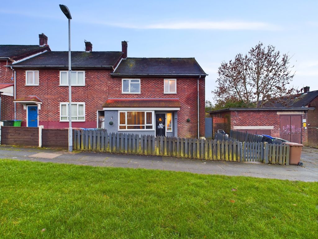 3 bed terraced house for sale in Newlands Walk, Middleton, Manchester