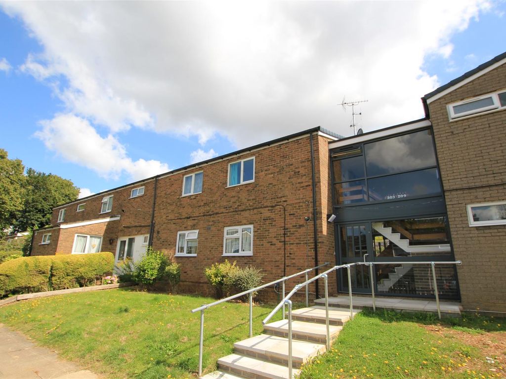 2 bed flat for sale in Lonsdale Road, Stevenage SG1 Zoopla