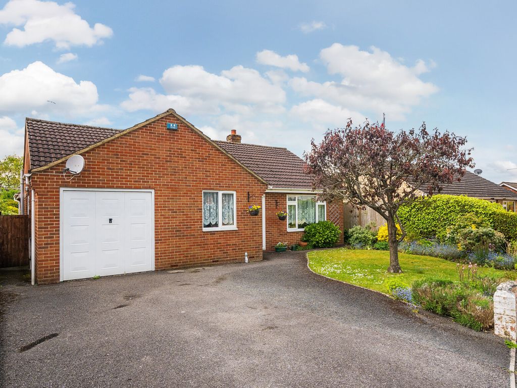3 bed bungalow for sale in Selborne Road, Cleeve, Cheltenham