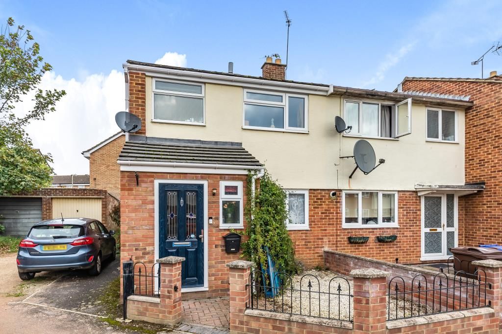 3 bed end terrace house to rent in Chichester Close, Bicester OX26 Zoopla