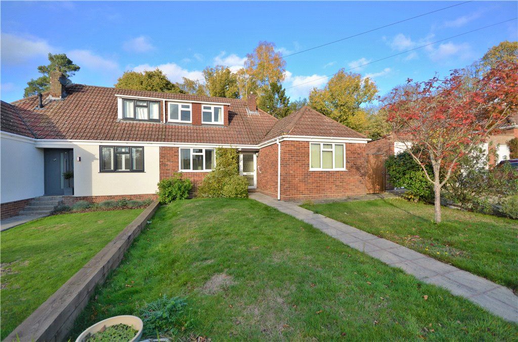 3 bed semidetached house for sale in St. Michaels Road, Sandhurst
