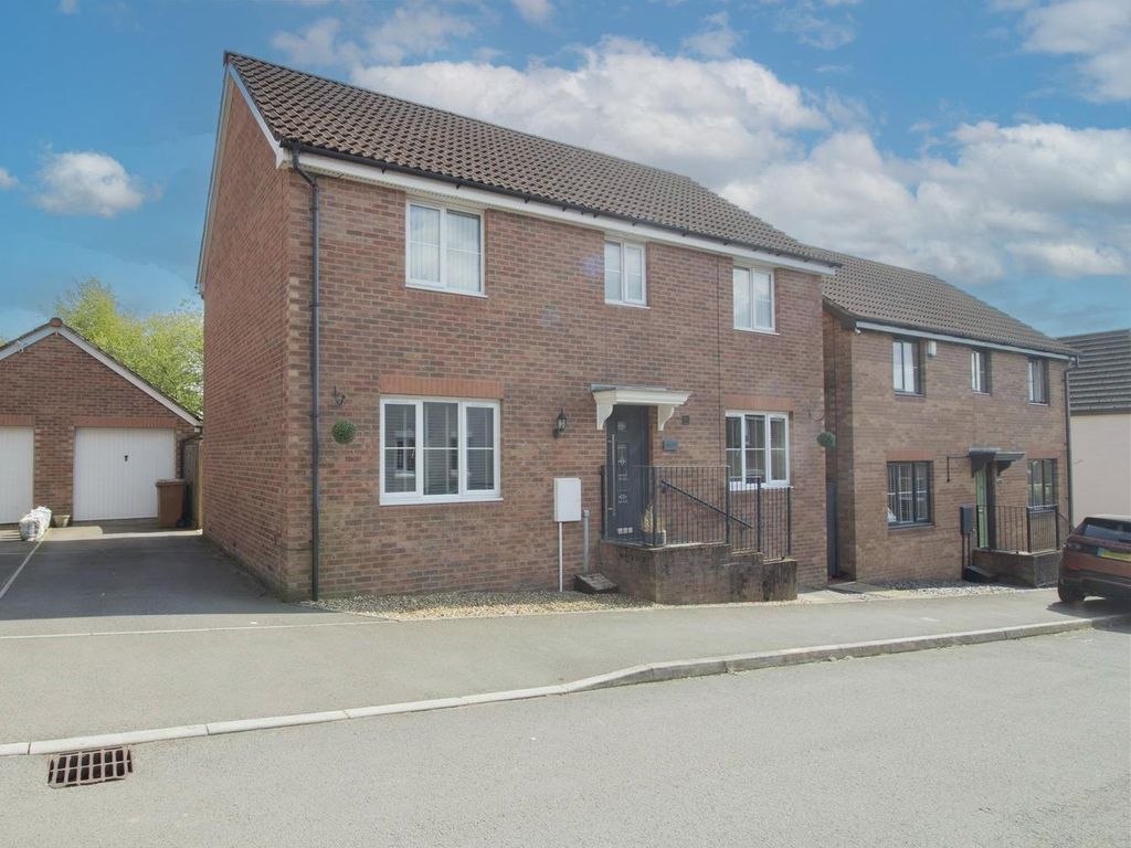 4 bed detached house for sale in Marsh Court, Aberbargoed, Bargoed CF81