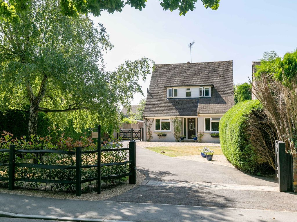 3 bed detached house for sale in Shipley Bridge Lane, Copthorne RH10