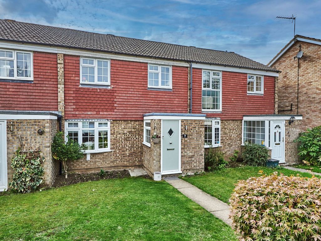 4 bed terraced house for sale in Maplefield, Park Street, St. Albans