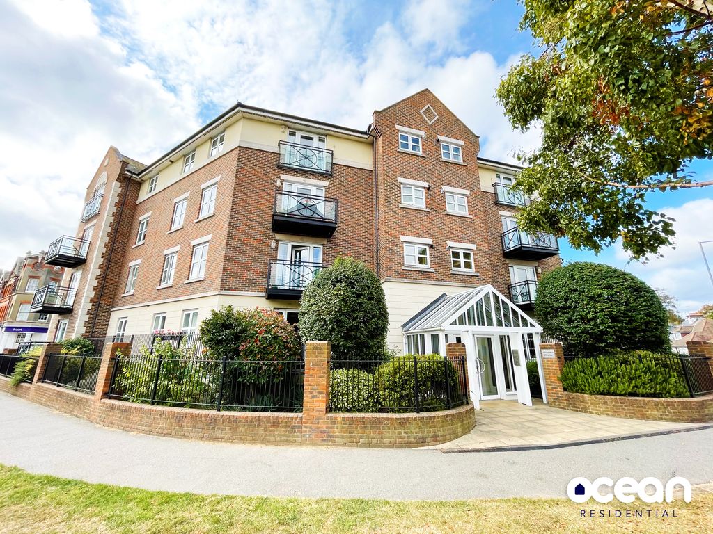 2 Bed Flat To Rent In Alexander Heights Thorpe Bay SS1 Zoopla 2-bed-flat-to-rent-in-alexander-heights-thorpe-bay-ss1-zoopla