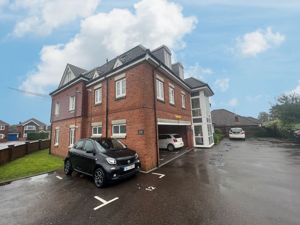 1 bed flat to rent in Lower Northam Road, Hedge End, Southampton SO30