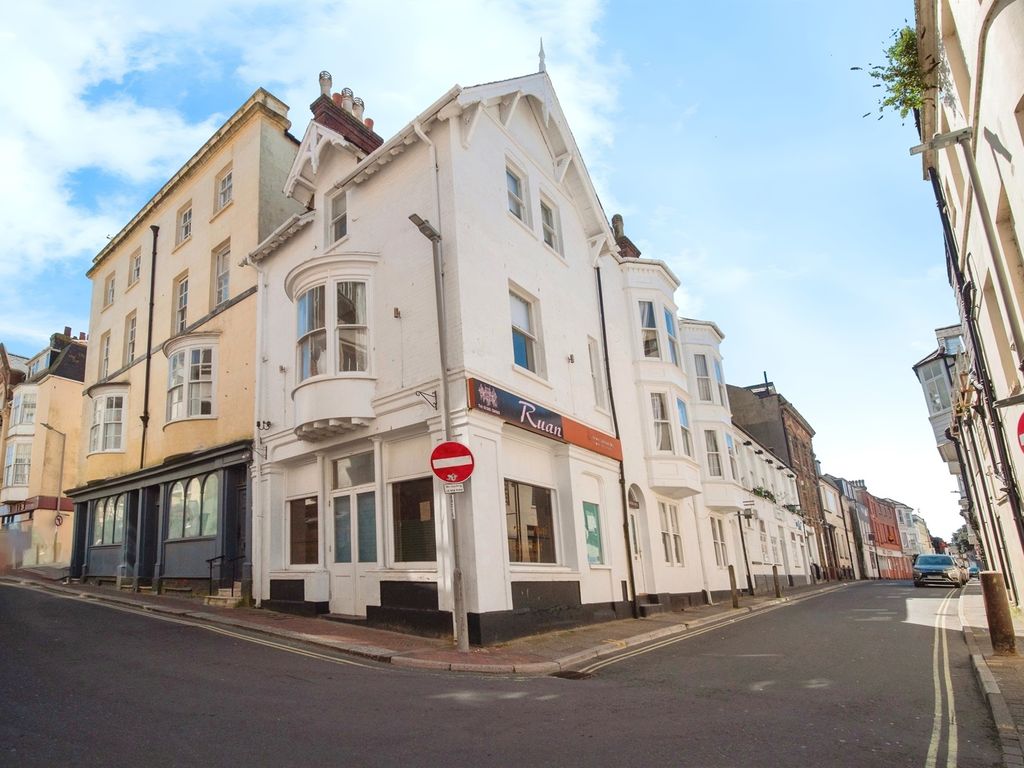 7 bed end terrace house for sale in Bond Street, Weymouth DT4, £425,000