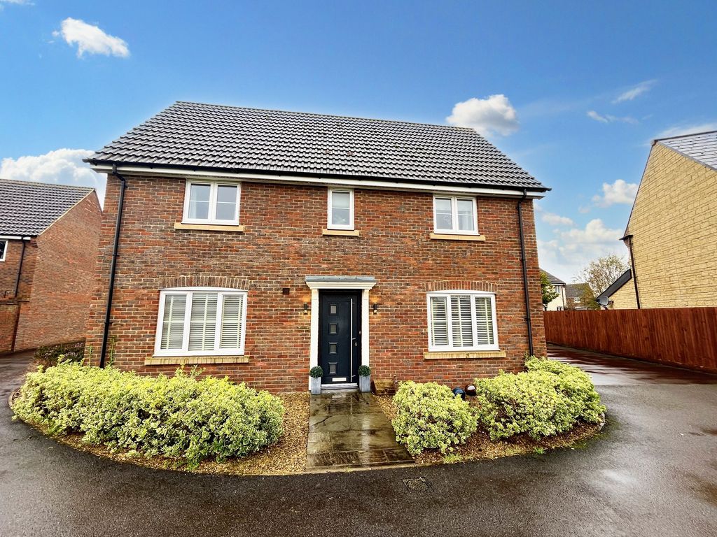 4 bed detached house for sale in Thyme Road, Melksham SN12, £550,000