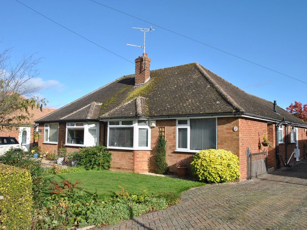 2 bed semidetached bungalow for sale in Kayte Lane, Cleeve