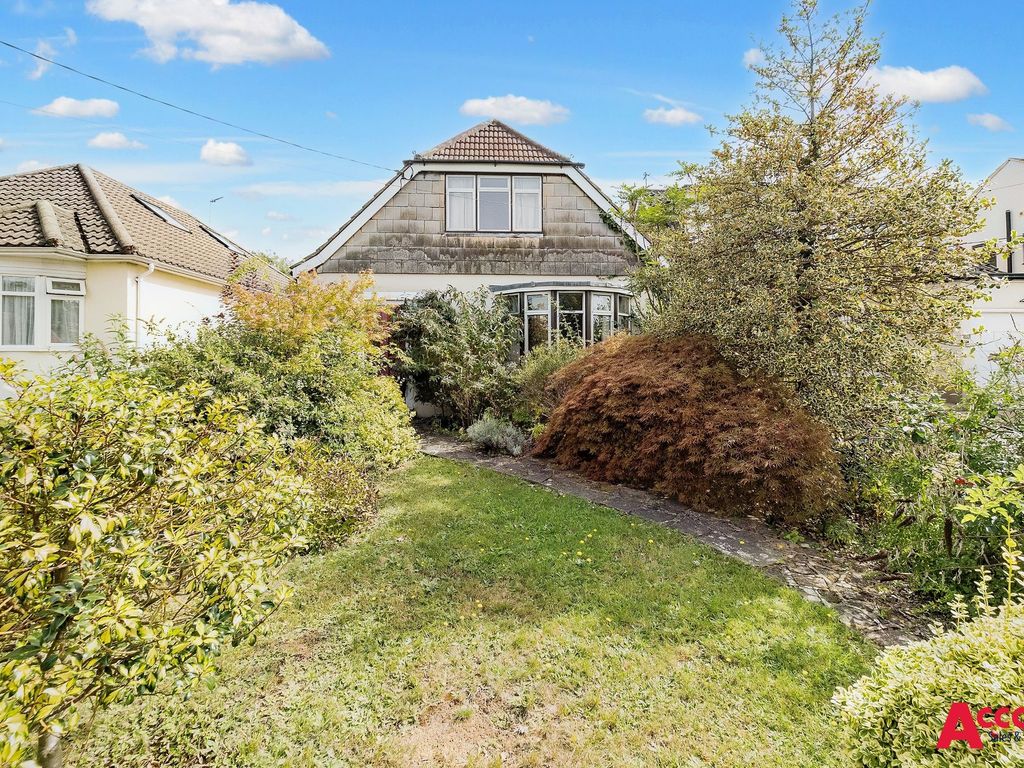 3 bed detached house for sale in Front Lane, Upminster RM14, £500,000