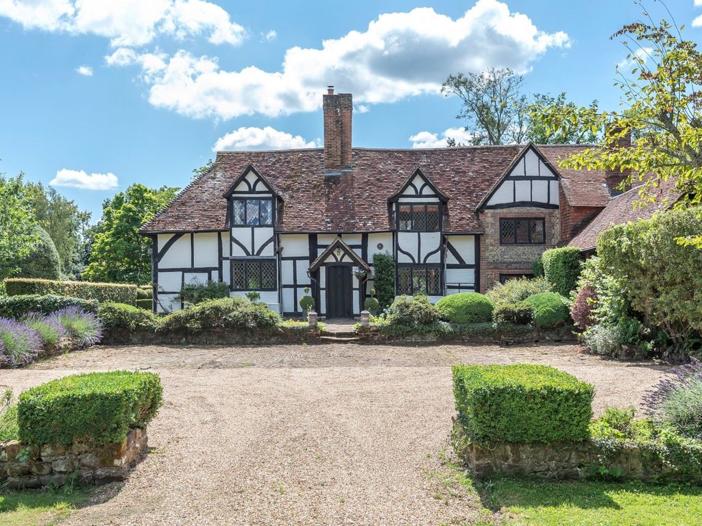 7 bed detached house to rent in Fulbrook Lane, Elstead, Godalming GU8 Zoopla