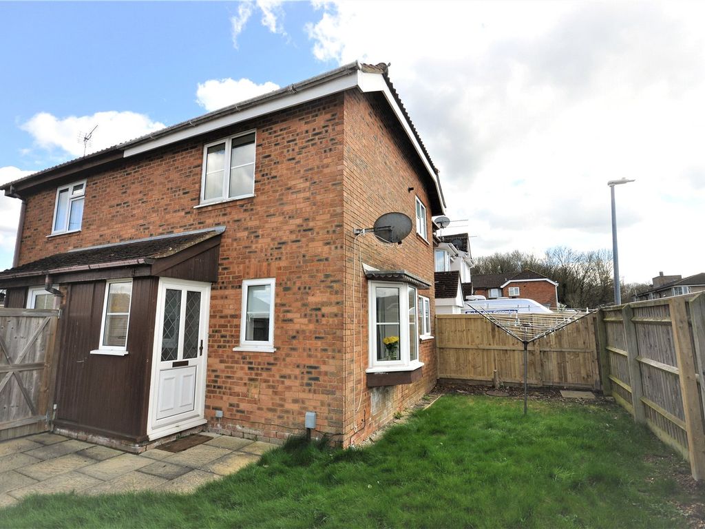 1 bed terraced house to rent in Kimbolton Close, Freshbrook, Swindon