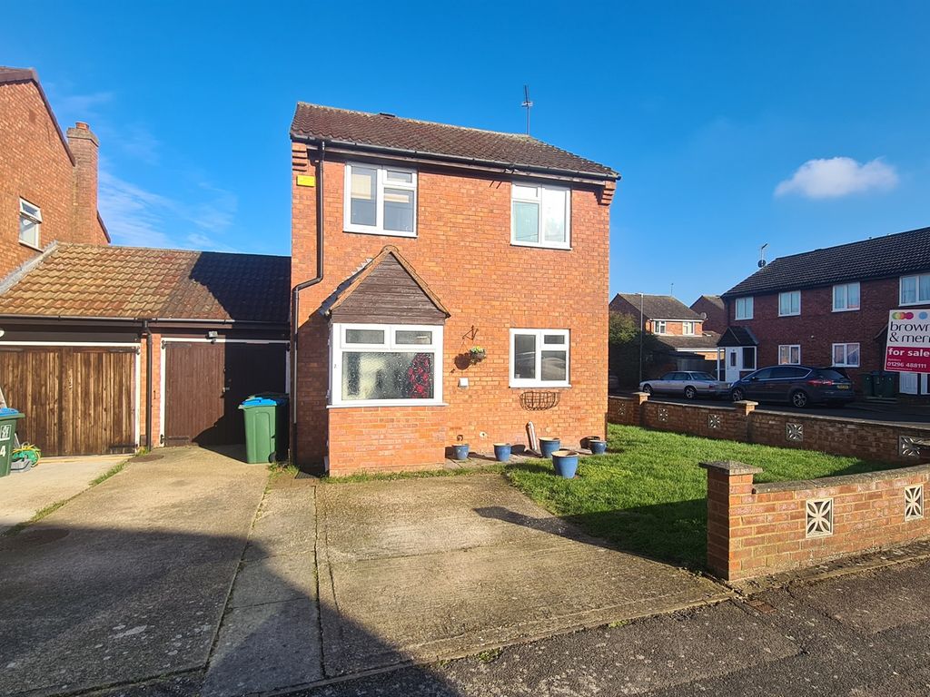 4 bed detached house for sale in Sewell Close, Haydon Hill, Aylesbury