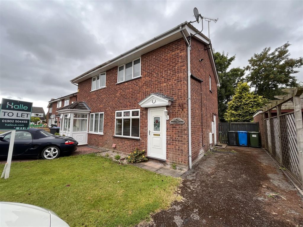 2 bed semidetached house to rent in Edward Road, Perton, Wolverhampton